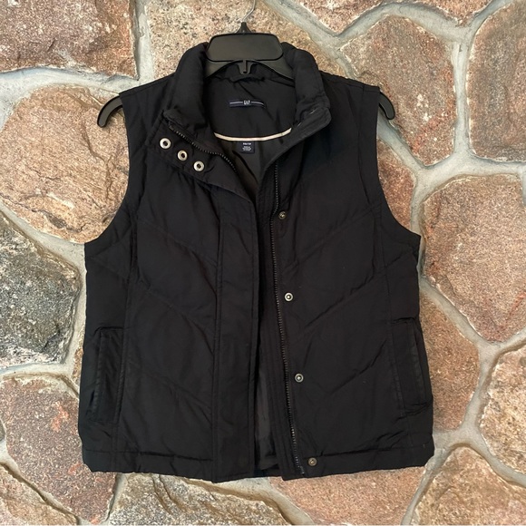 Gap down filled puffer vest. - Picture 2 of 4